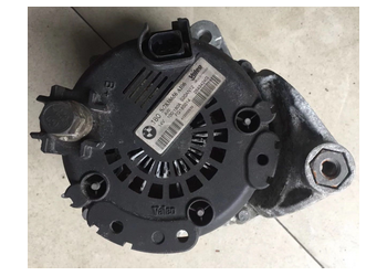 寶馬3系 E93發(fā)電機 助力泵 發(fā)電機 方向機 減震器