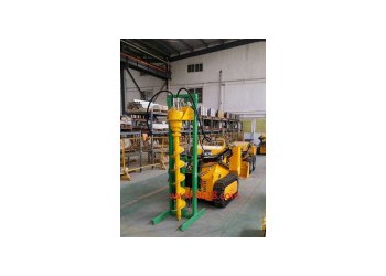 小型滑移深挖坑機(jī) 打孔機(jī) 打眼機(jī)