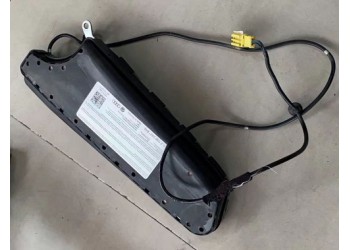 奧迪Q7前座椅氣嚷 中網(wǎng) 發(fā)電機 雨刮連動桿 節(jié)溫器