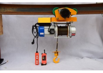 河北小型電動(dòng)提升機(jī)-多功能提升機(jī)家用批發(fā)-東弘起重