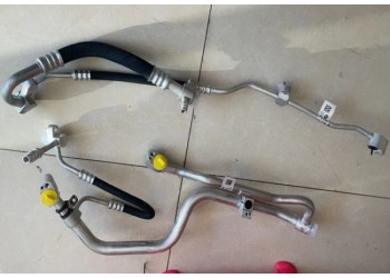 寶馬G08空調(diào)高低壓管 起動(dòng)機(jī) 油底殼 氧傳感器 水箱