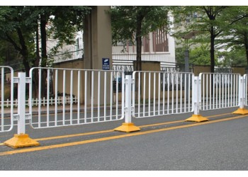 市政人行道護(hù)欄 道路中央隔離欄 來圖定制