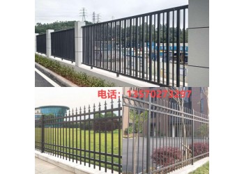 定制鐵藝圍墻柵欄 工業(yè)園廠區(qū)防爬護(hù)欄焊接式三橫桿圍欄廠家