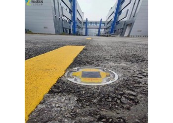 太陽(yáng)能供電續(xù)航！地下管線防外損太陽(yáng)能警示系統(tǒng)長(zhǎng)效預(yù)警